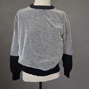 Elegant SI-IAE Black and White Women's Sweater